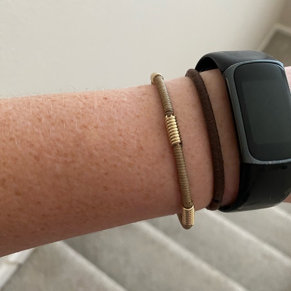 Mia & Tess cream bracelet - Picture 6 of 7